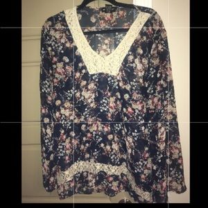 Sheet Floral Lace Top